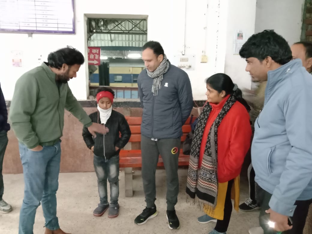 Innocent reached Shamli station after wandering from Delhi
