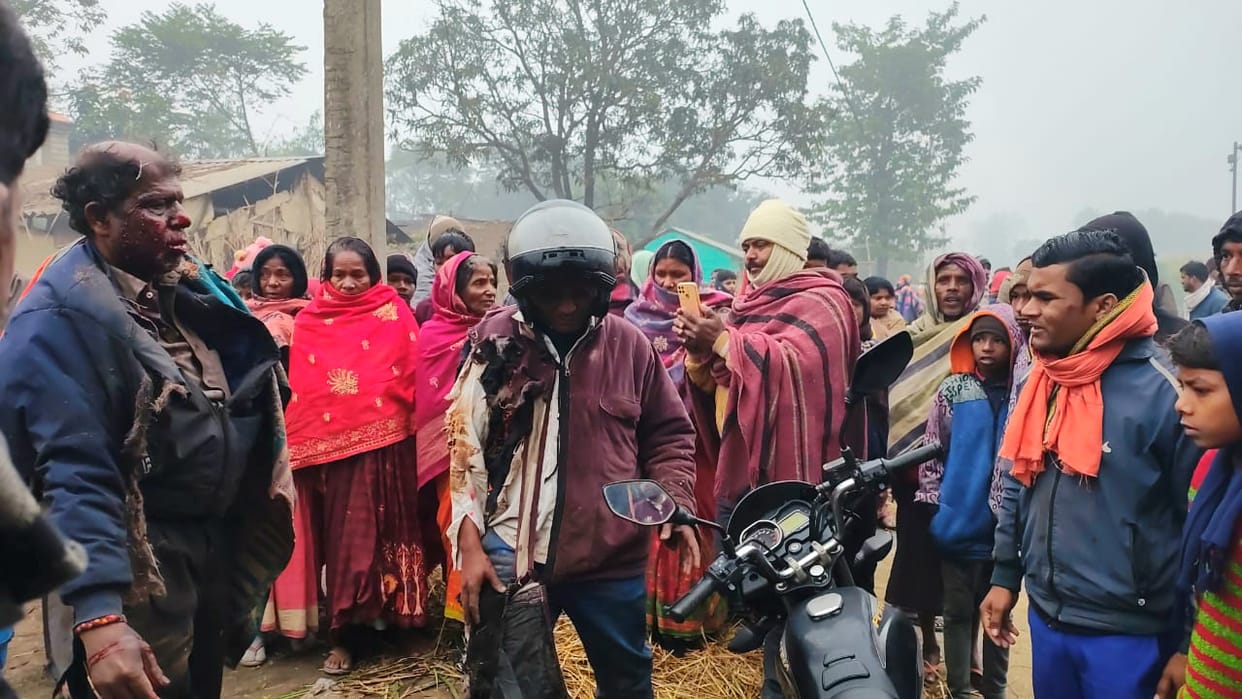 Bihar news Bettiah Bihar news wild boar hunter two injured in bomb blast bettiah today news in hindi