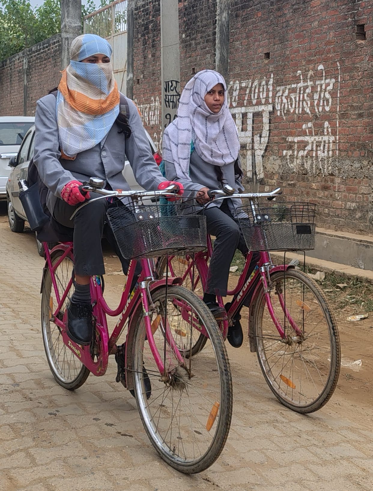 Two degree drop in mercury, sunlight ineffective in front of cold wave