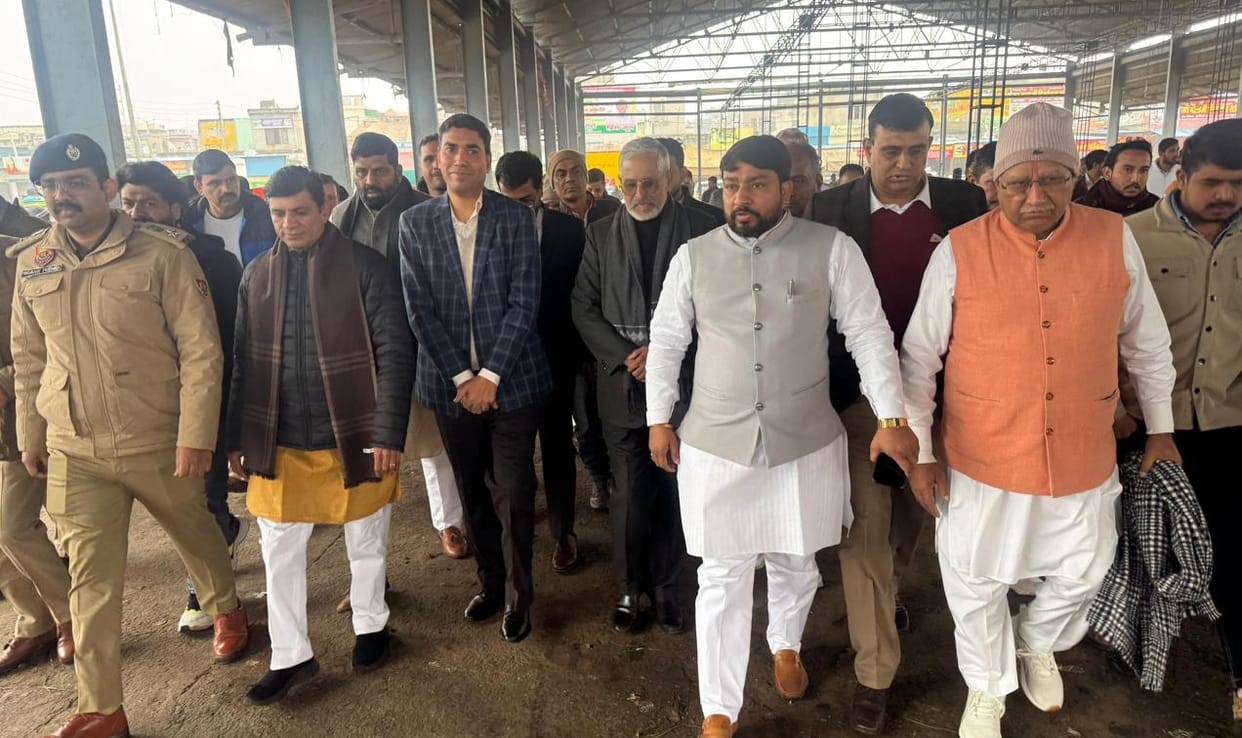 Preparations for CM's arrival in full swing, DC and BJP leaders inspected the venue