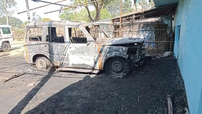 Fire broke out in Bolero vehicle parked in Kuchwahi, vehicle burnt to ashes