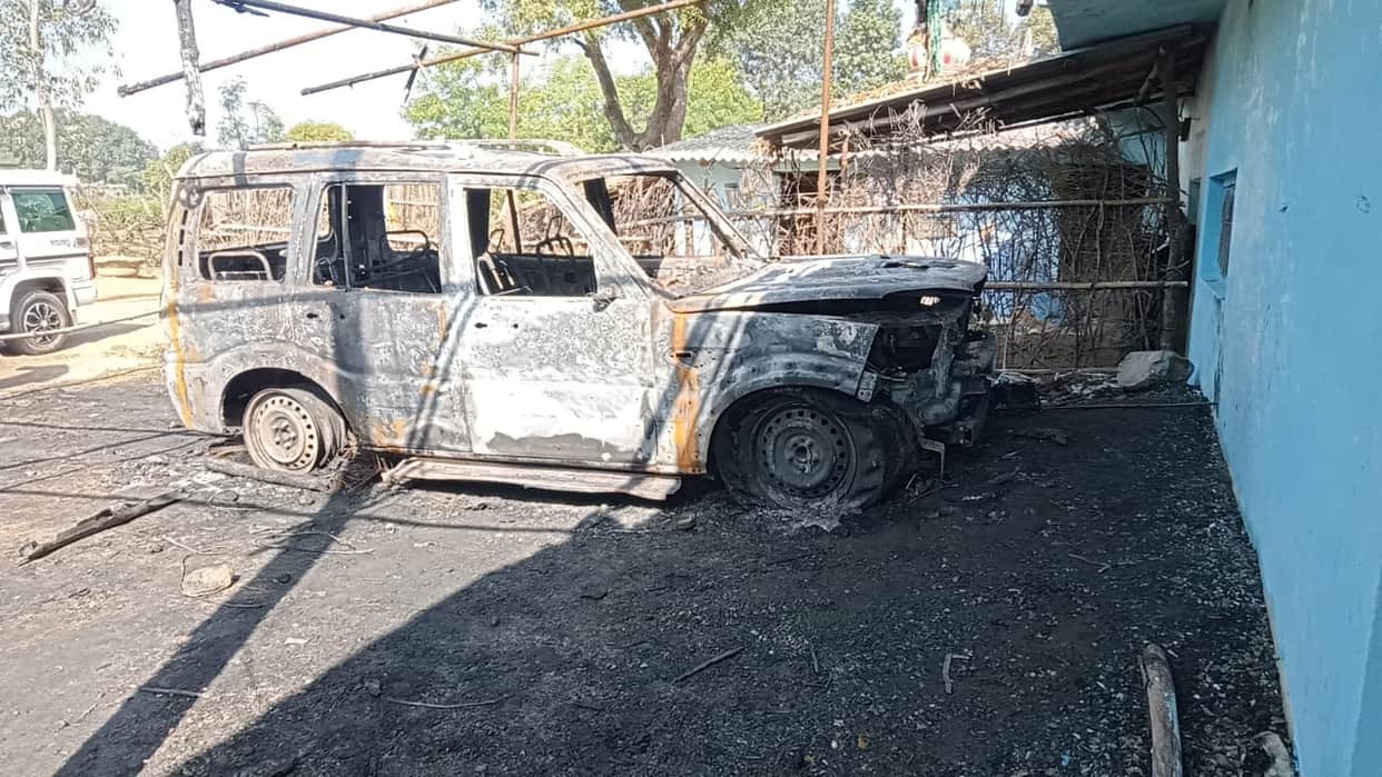 Fire broke out in Bolero vehicle parked in Kuchwahi, vehicle burnt to ashes