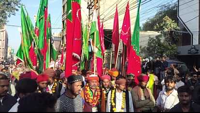 Ajmer News: महरौली से पैदल चलकर अजमेर पहुंचे कलंदर, दरगाह में पेश की छड़ियां; दिखाए हैरतअंगेज करतब Kalandars reached Ajmer on foot from Mehrauli