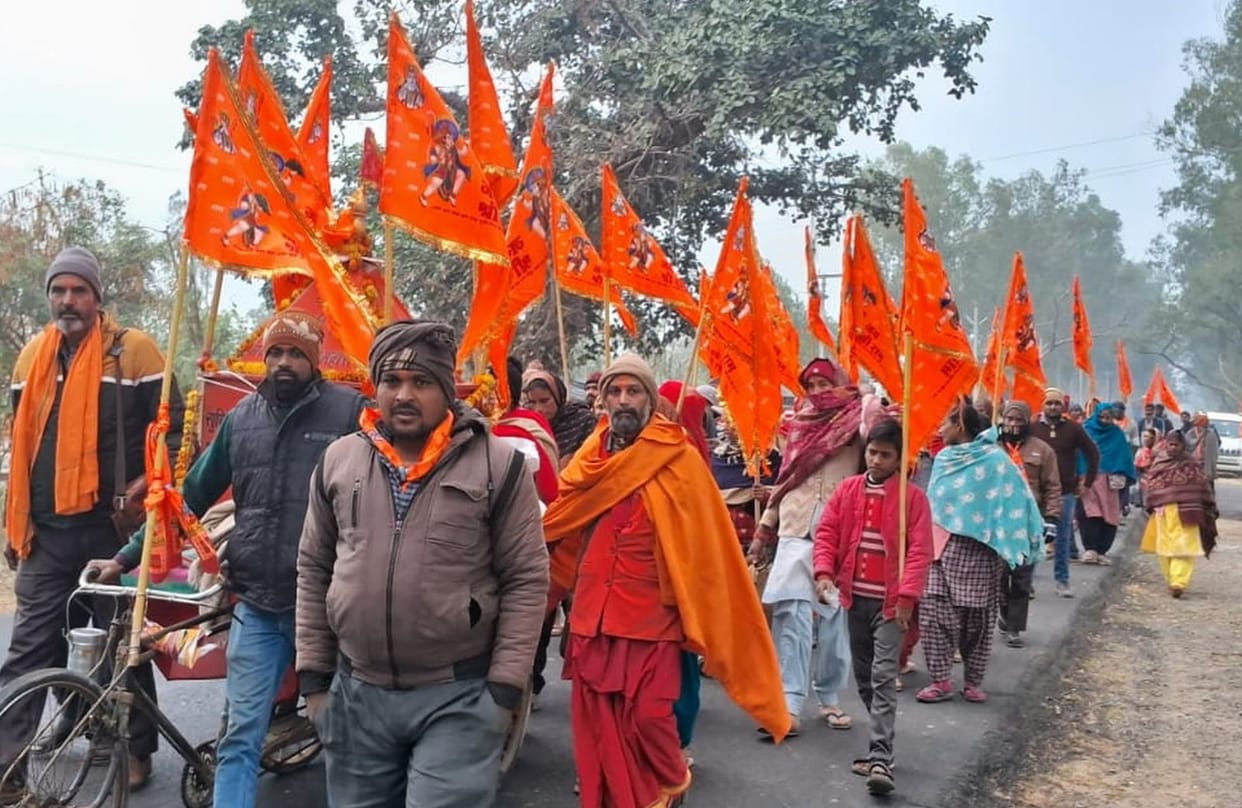 The foot group going to Balaji reached Muzaria, people welcomed