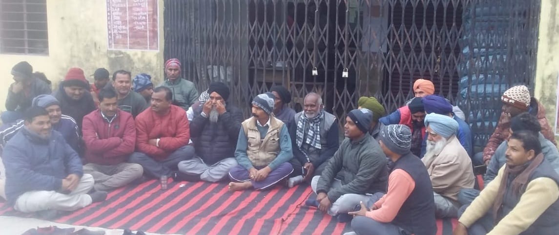 BJP leaders sit on dharna accusing AR of indecency