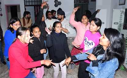 Barabanki News: नए साल के स्वागत में दिखा भक्ति और मस्ती का अनोखा संगम A unique confluence of devotion and fun seen in welcoming the New Year