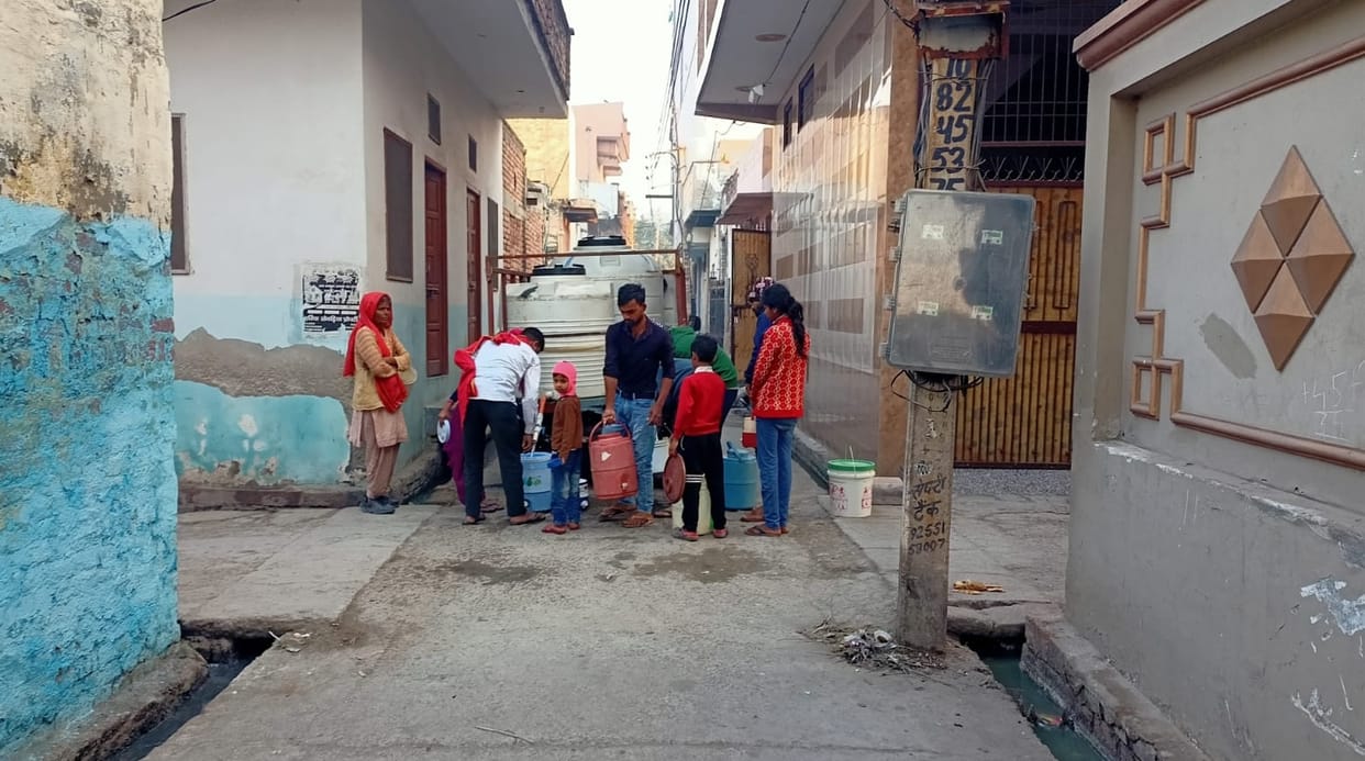 Population of more than 35 thousand with the help of campers and bottles