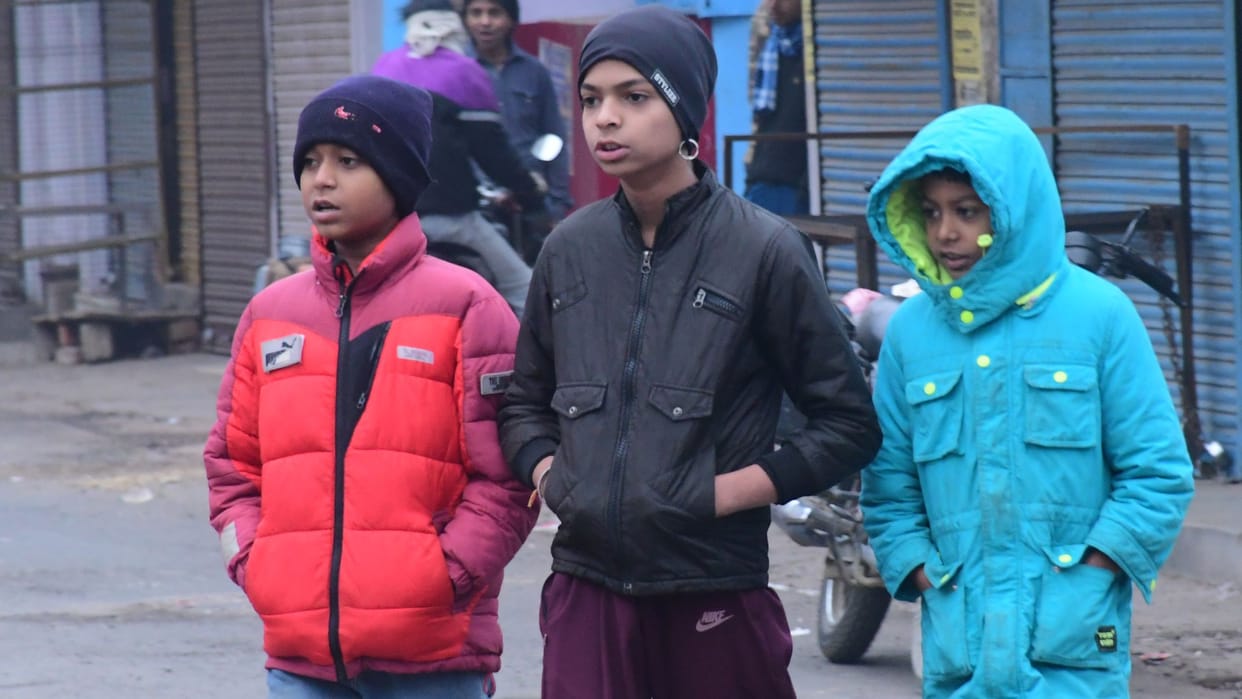 Bijnor: Shivering due to cold wave, private schools also closed, know how many degrees was the temperature
