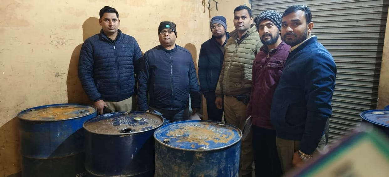 Raid on two illegal warehouses, 2550 liters of petroleum recovered