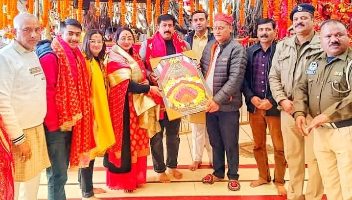 MLA Vivek distributed checks worth lakhs to 12 families of Kutlehar