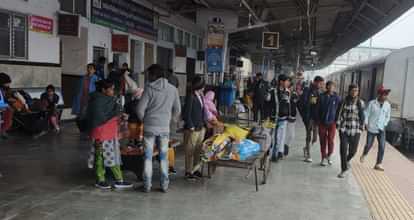 Prayagraj Passenger, Unchahar Mail late by more than three hours