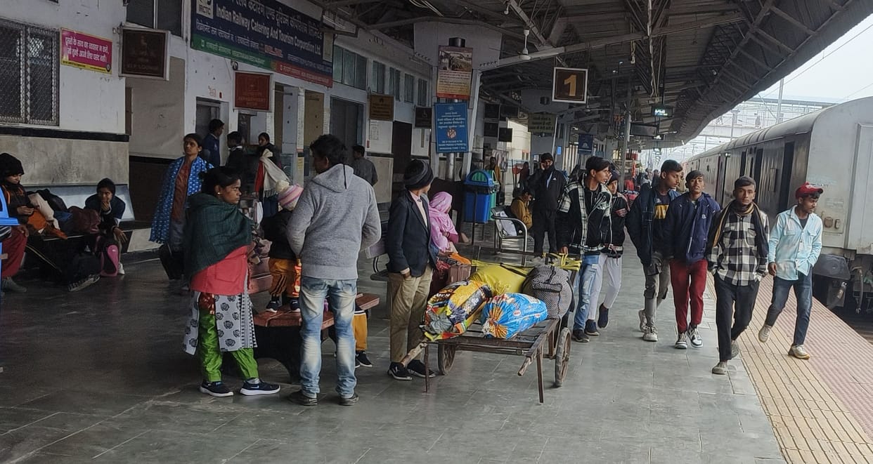 Prayagraj Passenger, Unchahar Mail late by more than three hours