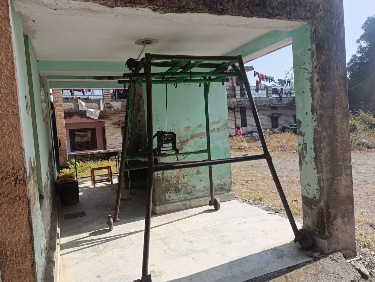 Sataun's veterinary hospital is running in two rooms