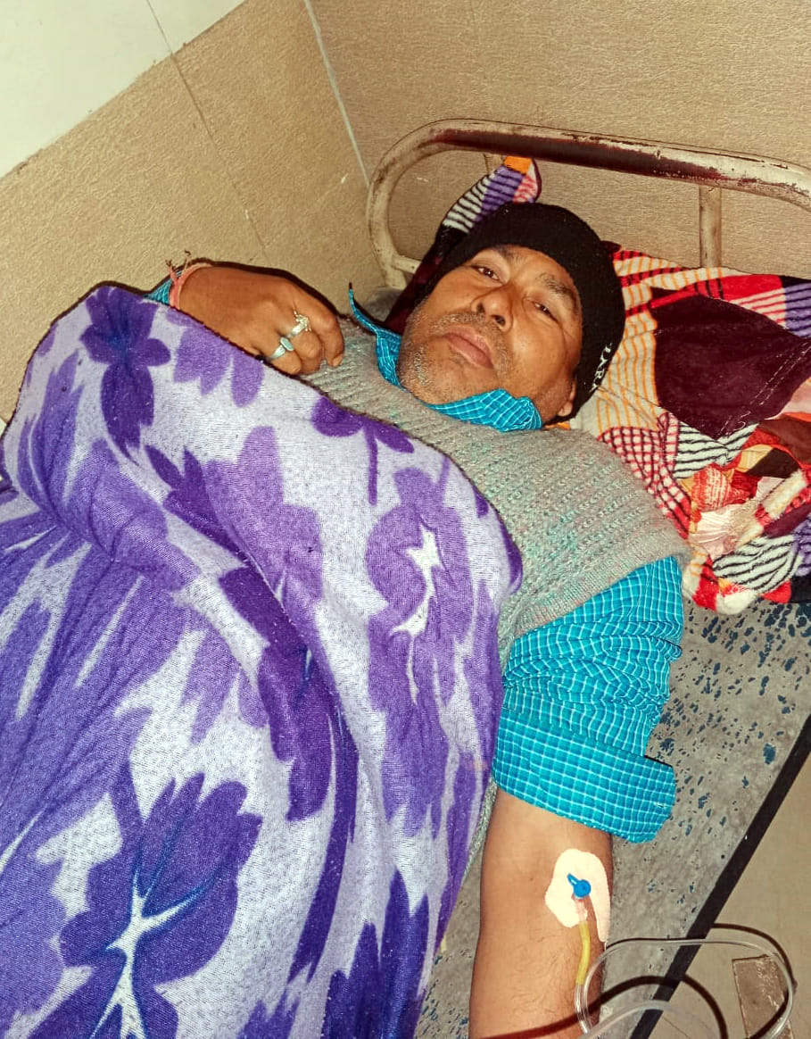 Bull attacks and injures flower seller