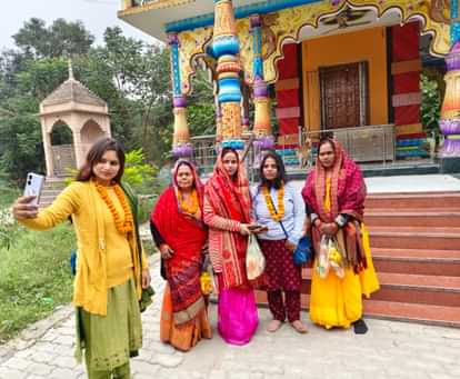 New Year started with great pomp, people celebrated