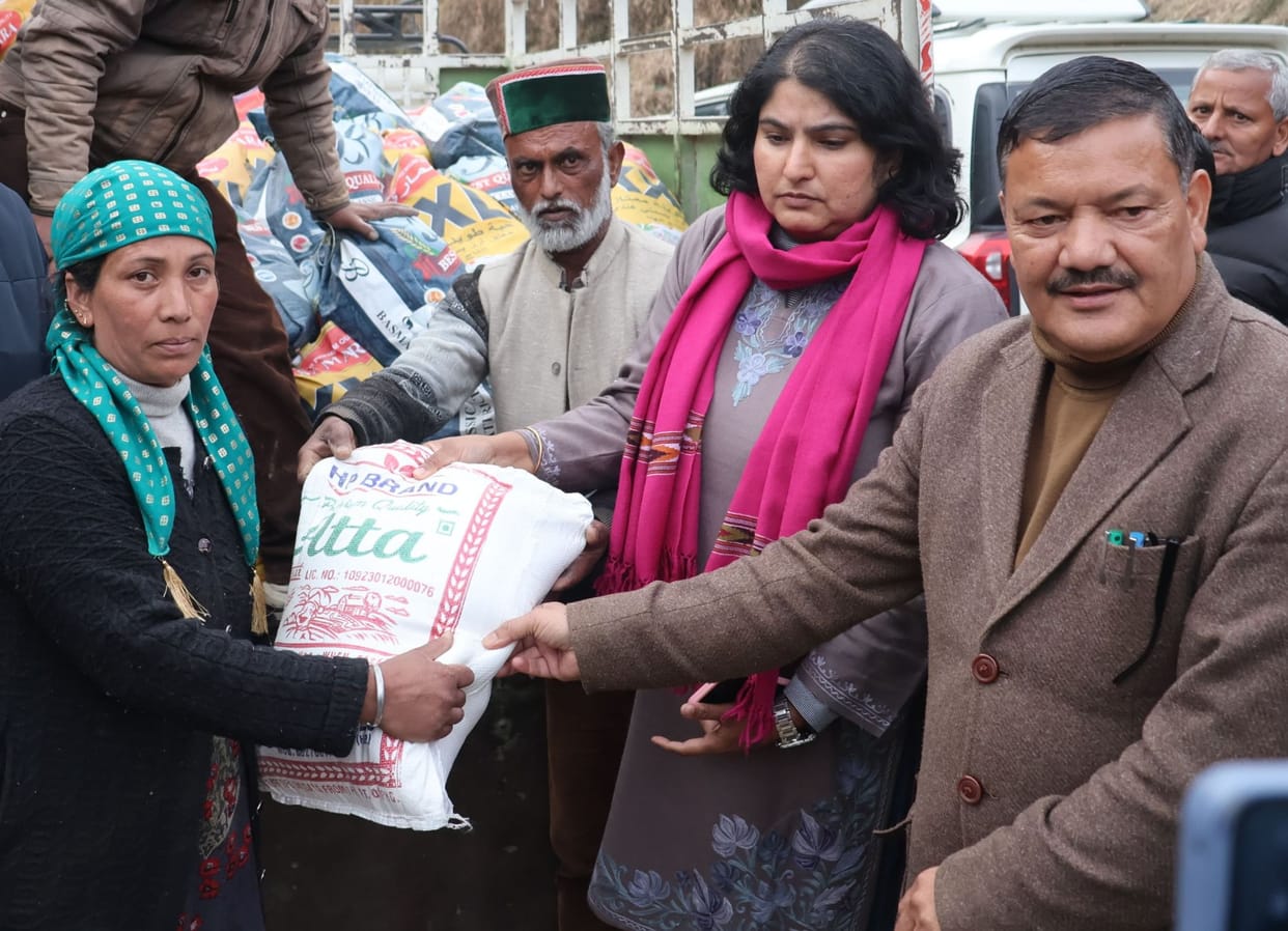 Deputy Commissioner gave an amount of Rs 16.50 lakh to 33 affected families