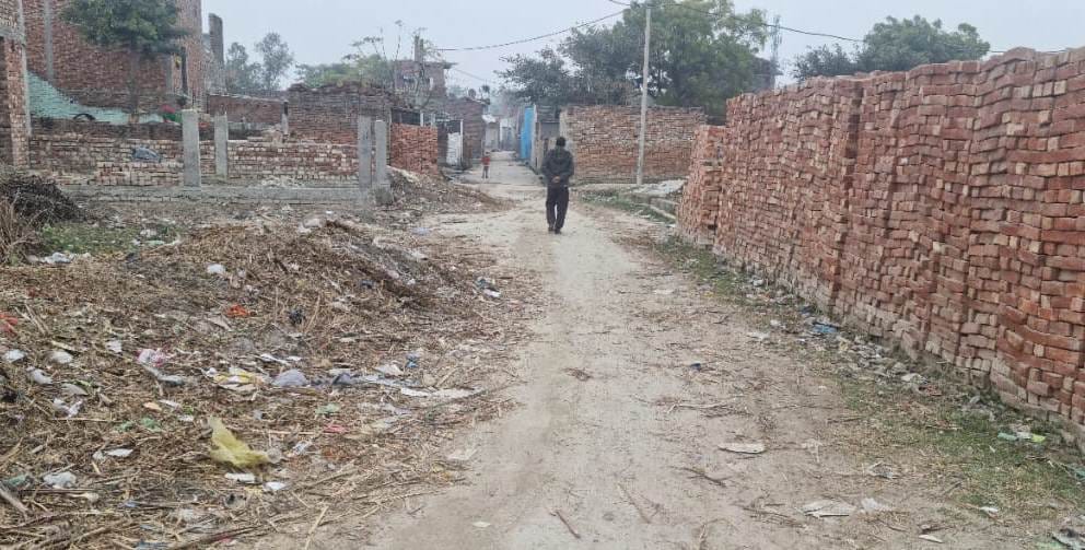 Lakhs of rupees are spent in the name of cleanliness, yet heaps of garbage are lying everywhere