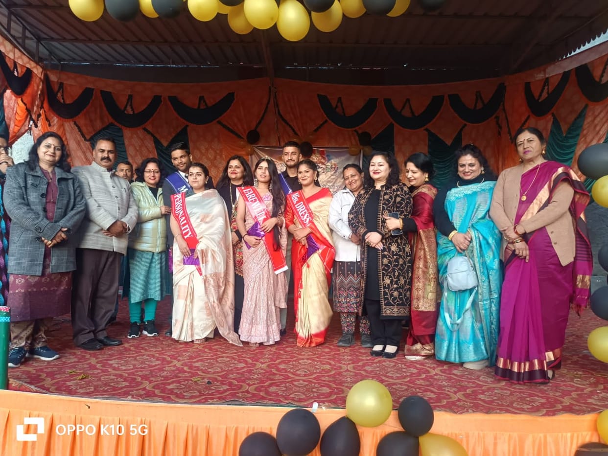 Mukesh was chosen as Mr. and Amisha as Miss Farewell.