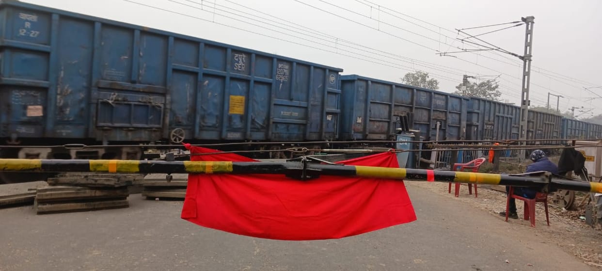 Rail tracks repaired at crossing, jam occurred