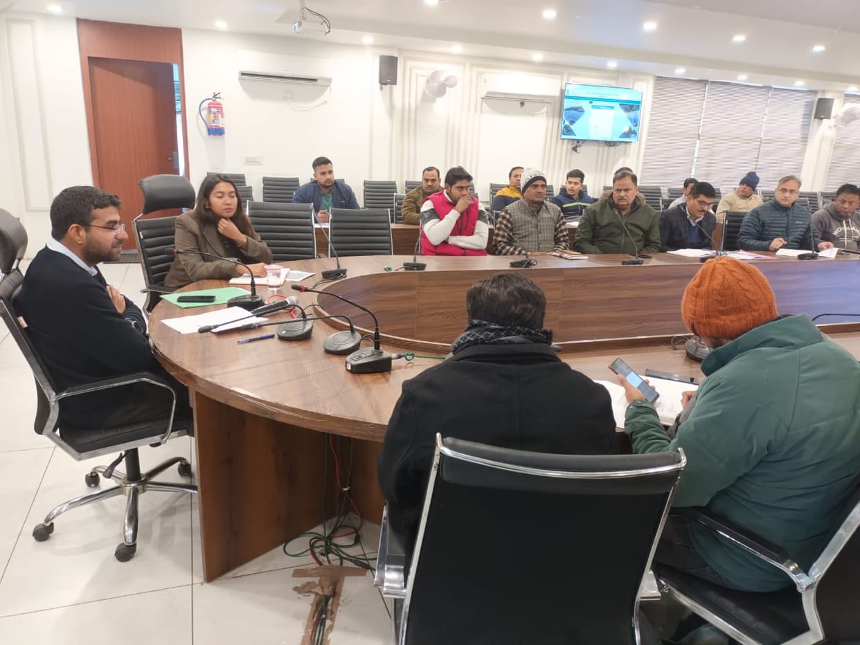 Raised the problems of filth and waterlogging in the industrial area.