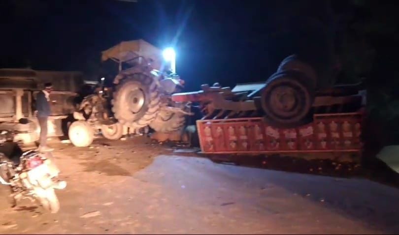 Tractor-trolleys collided, jam for three hours