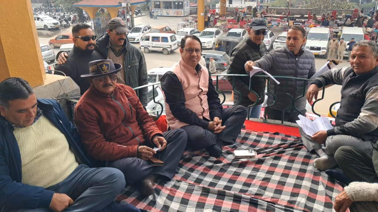 Symbolic strike against indoor stadium in Paddal