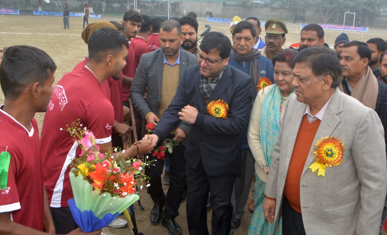 Regional hockey tournament begins with colorful program