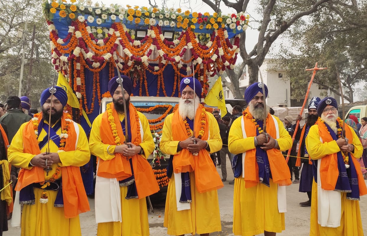 Palki reached Gurudwara, celebrated with fireworks