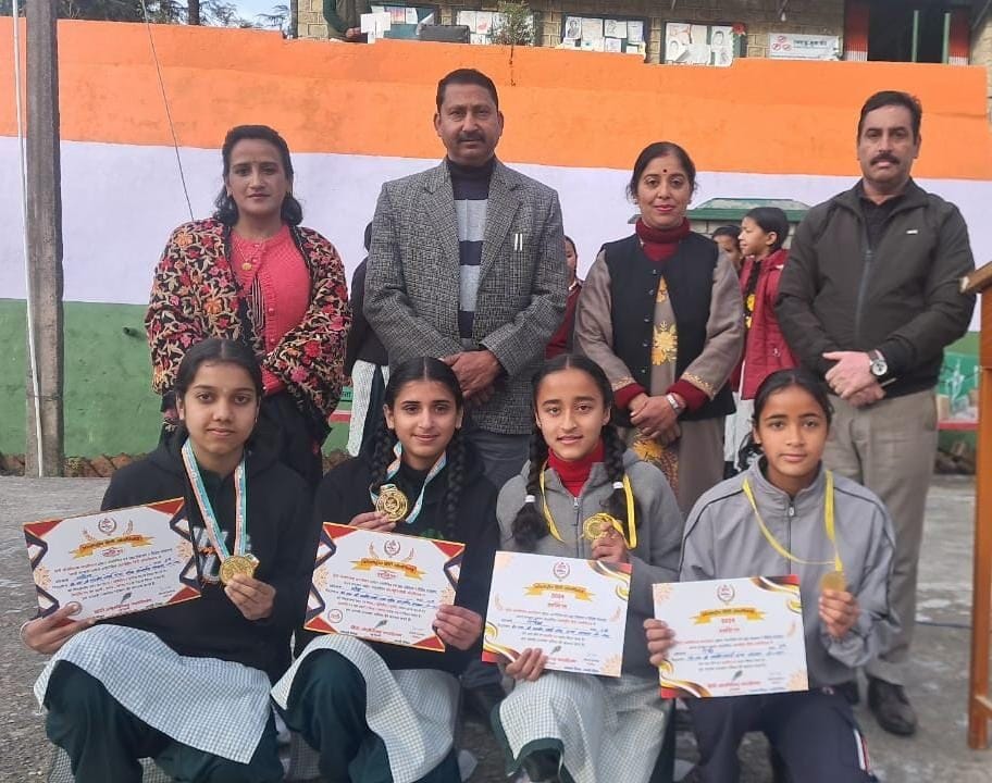 Sneha gets gold in Hindi Olympiad