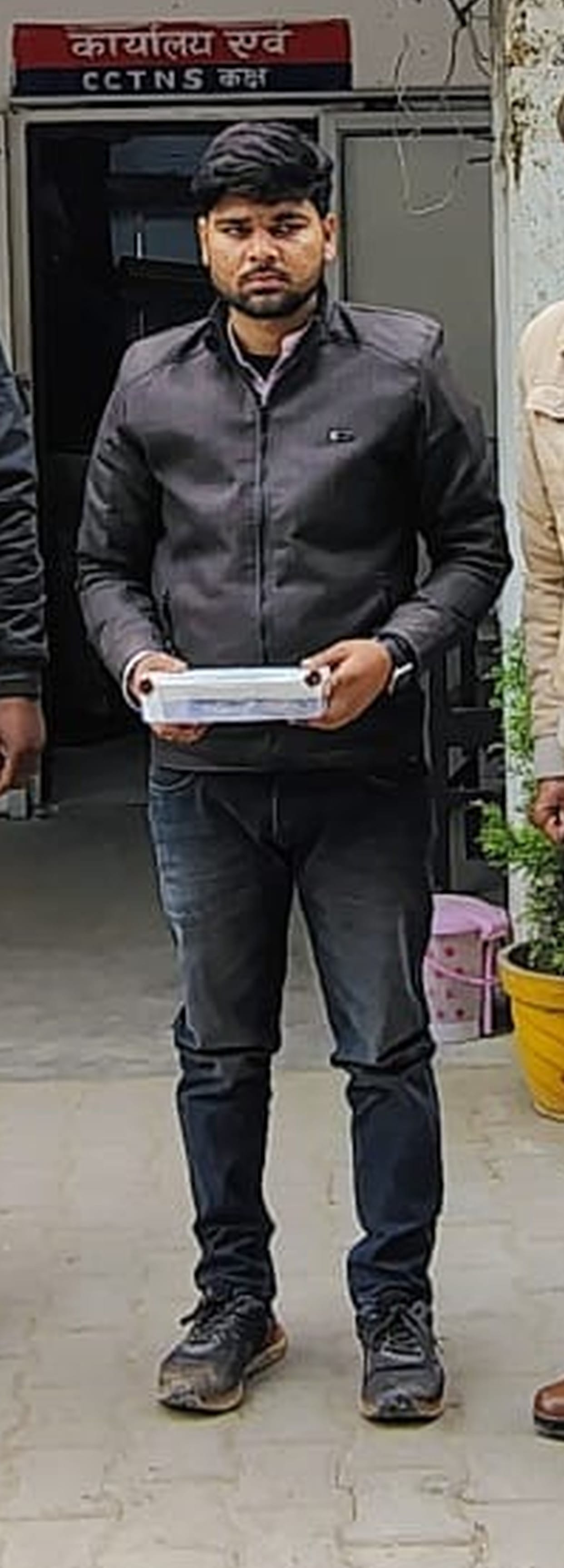 The driver himself had stolen Rs 3.50 lakh from the car.