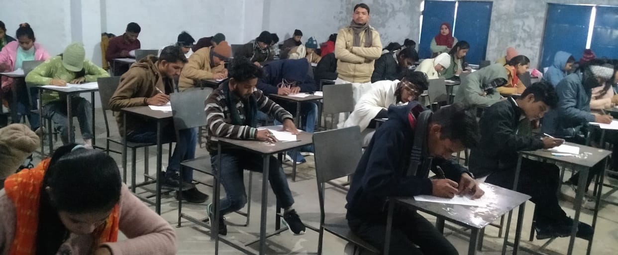 Two solvers arrested in Allahabad High Court Group-D exam one has passed the constable recruitment exam