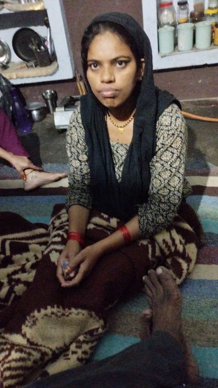 Woman set herself on fire and died, son also got burnt while trying to save her