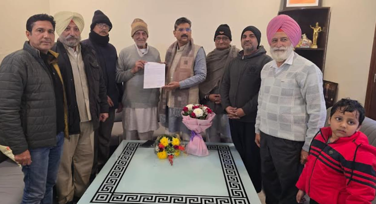 Demand for stoppage of two express trains at Shahabad railway station