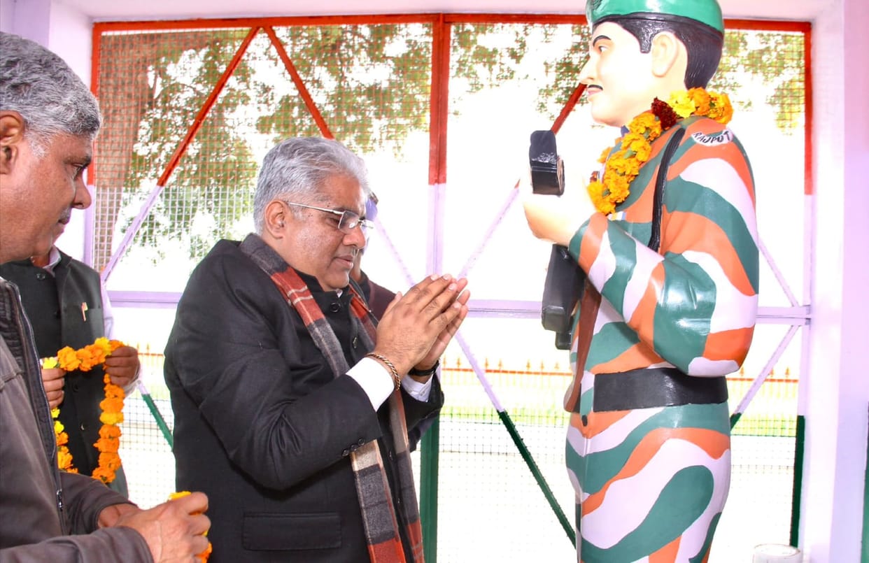 Alwar News: Union Minister Bhupendra Yadav unveiled the statue of martyr Kanwarpal Singh Chauhan