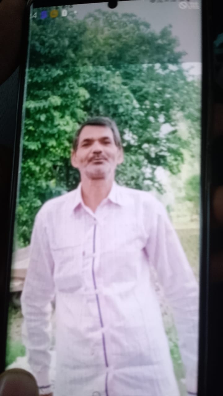 Villager commits suicide by hanging from tree