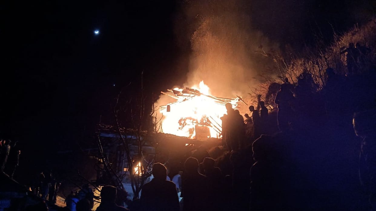Fire broke out in Barnal village, six cowsheds burnt to ashes