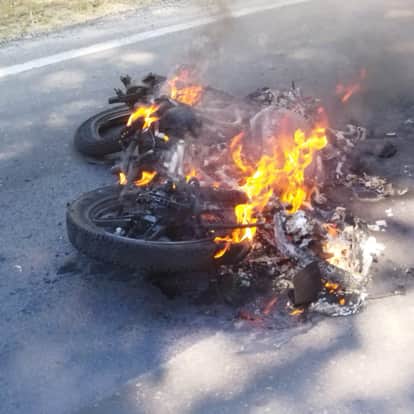 Balaghat News: Bike caught fire after colliding with truck, driver arrested
