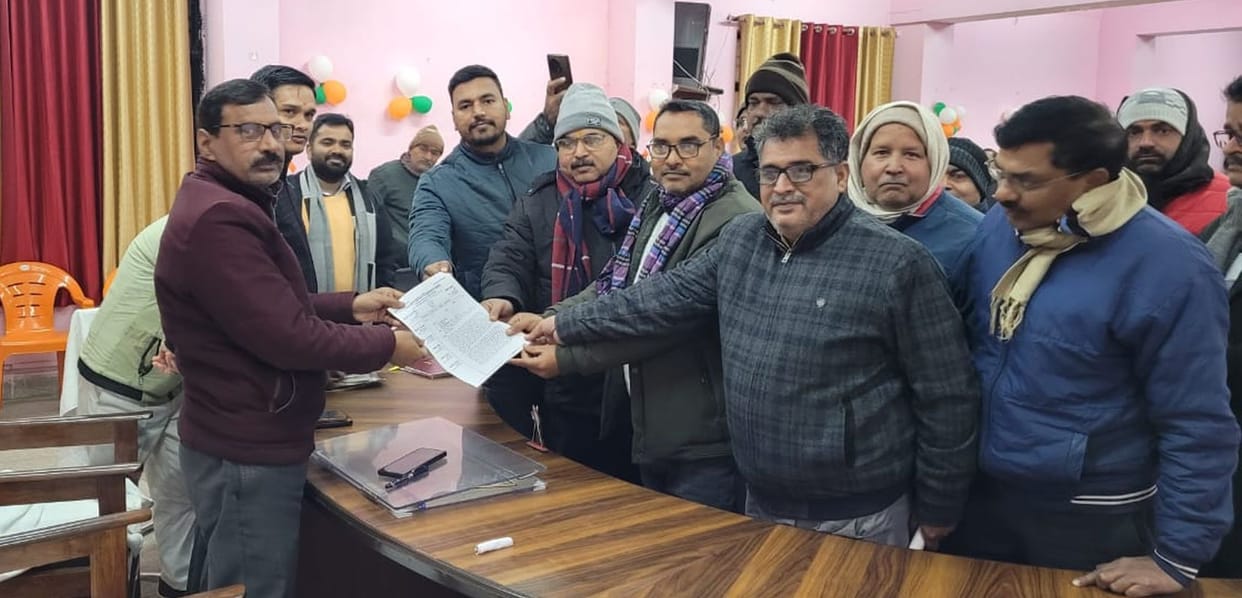Lekhpals demonstrated at all tehsil headquarters of the district