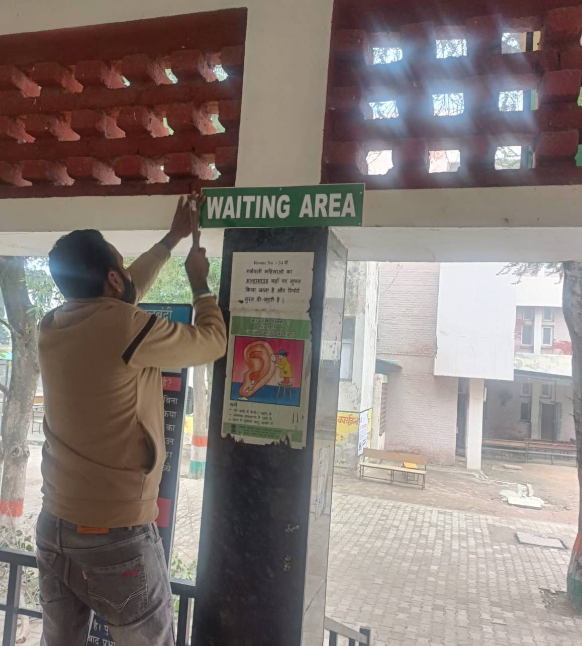 After the director's reprimand, signboards started being installed, wires are being replaced