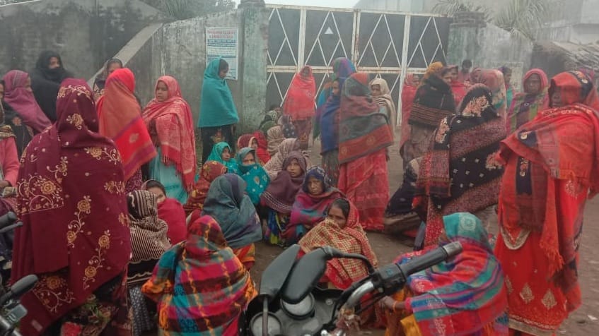 Protest by keeping dead body at the gate of rice mill, relatives agreed on assurance