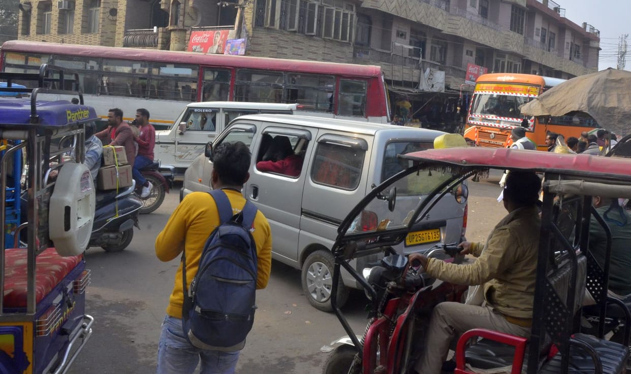 Roadways drivers are not afraid of challan, they are creating jam