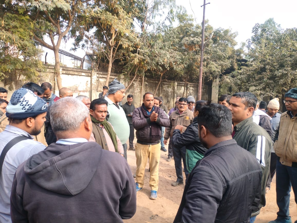 Roadways contract drivers surrounded ARM