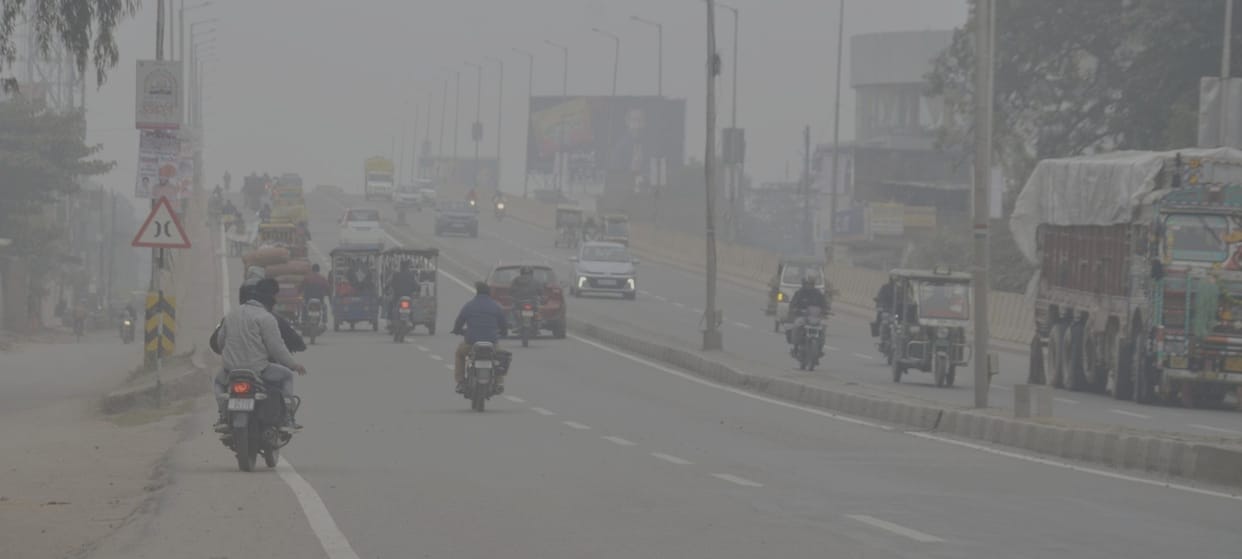 Fog slowed down the speed of vehicles