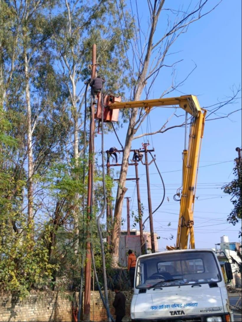 There is no power in 10 mohallas and 50 villages of the city