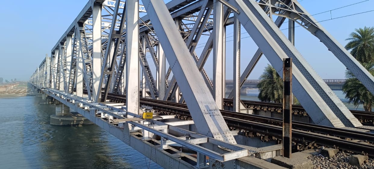 A 710 meter long path-way is being built on the Ganga railway bridge at Brajghat