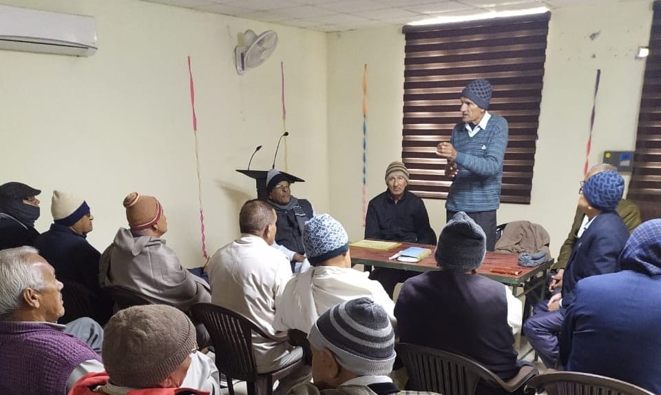 Retired police officers and personnel discussed their demands