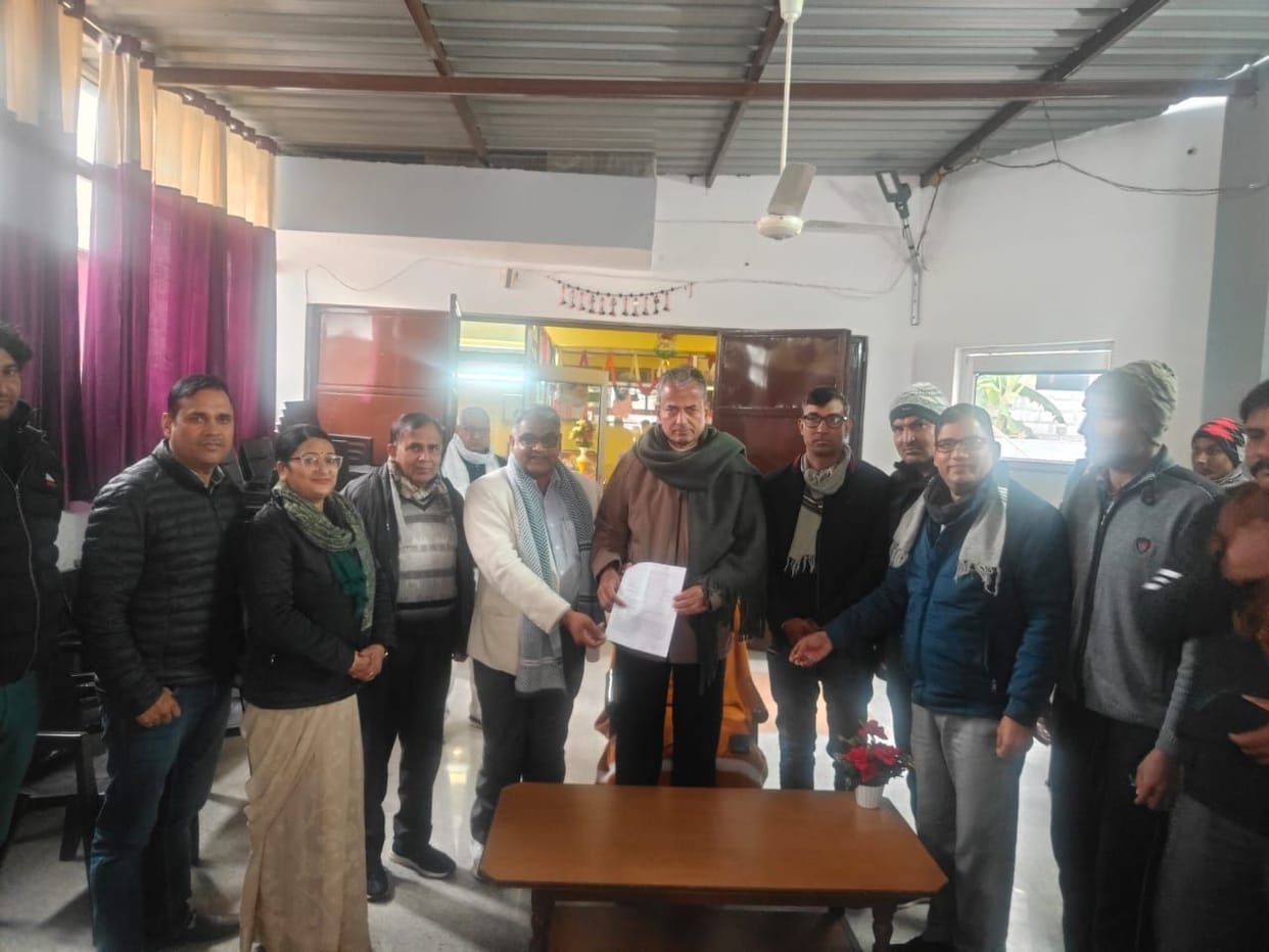 State awardee teachers gave memorandum to the Chief Minister