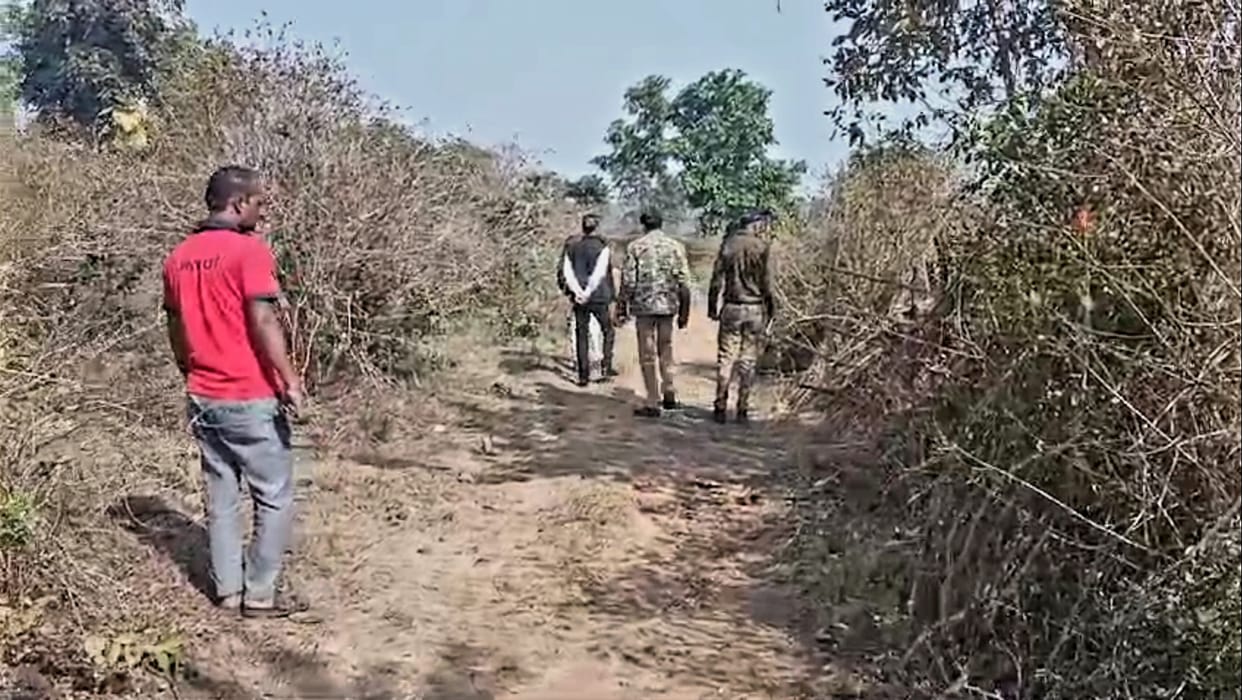 Sagar News: Farmer going from home to field murdered with sharp weapon