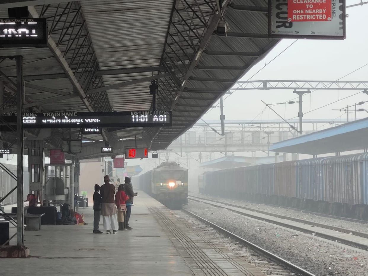 Due to bad weather, three trains were cancelled and many were delayed