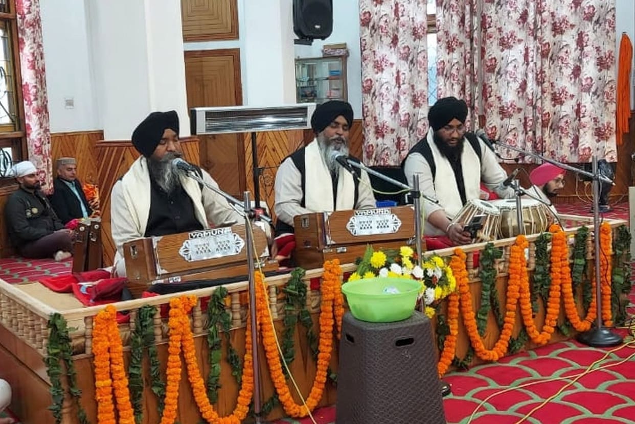 Prabhat Pheri taken out on the occasion of Prakash Parv of Guru Gobind Singh